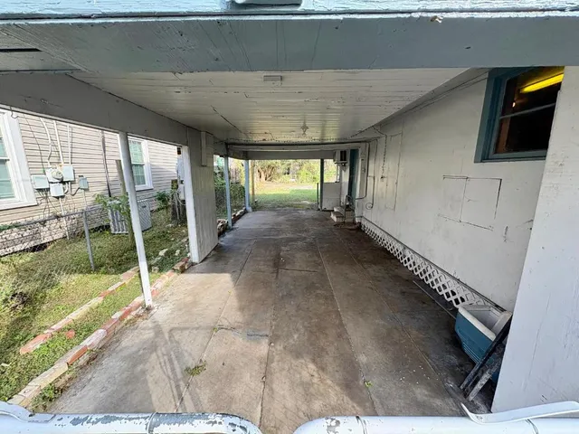 $1,295 | 1836 Rivercrest Street, Beaumont, TX 77703