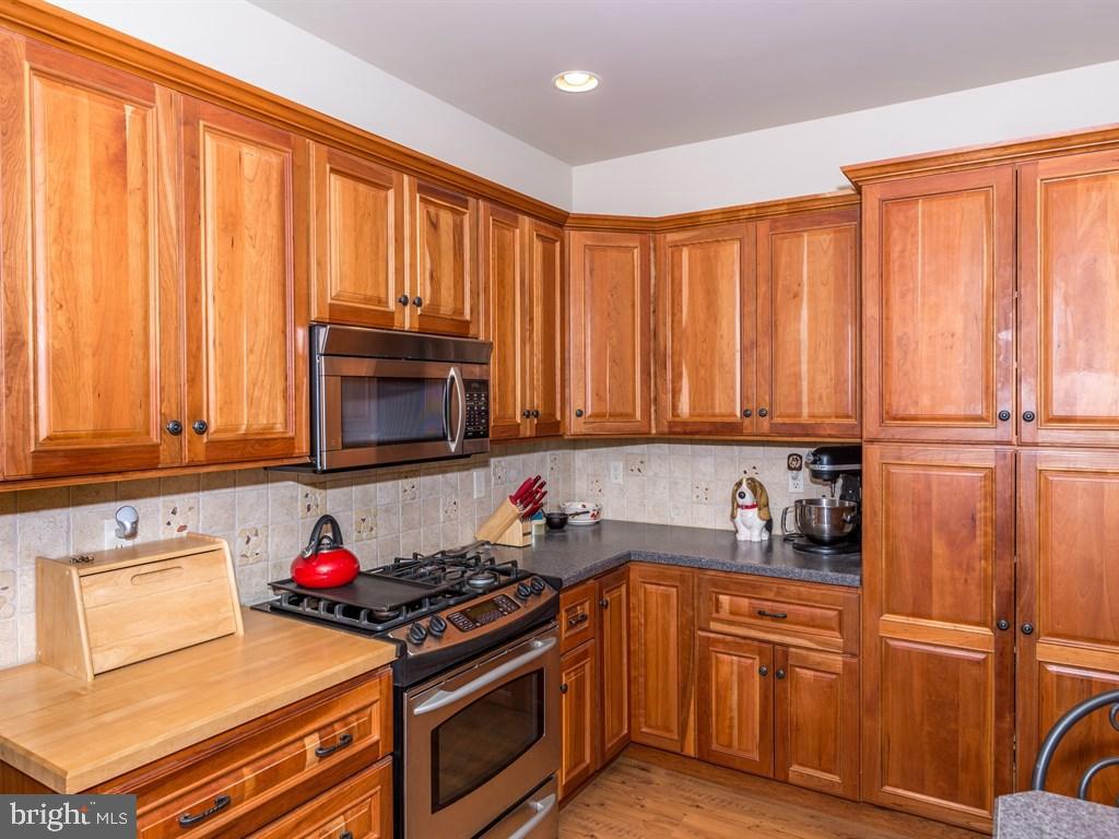 54 Loop Road Quarryville, PA 17566 - Photo 8 of 33 Gallery Image 8