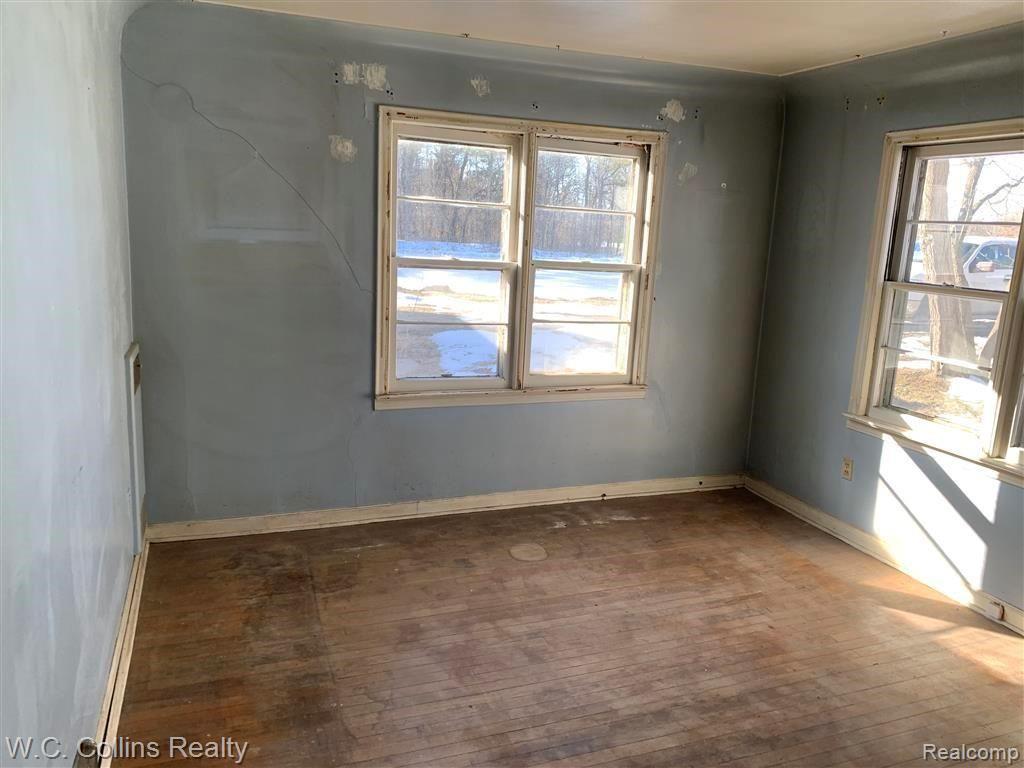 325 South Allen Road St. Clair, MI 48079 - Photo 3 of 18 IMG_0209.JPG