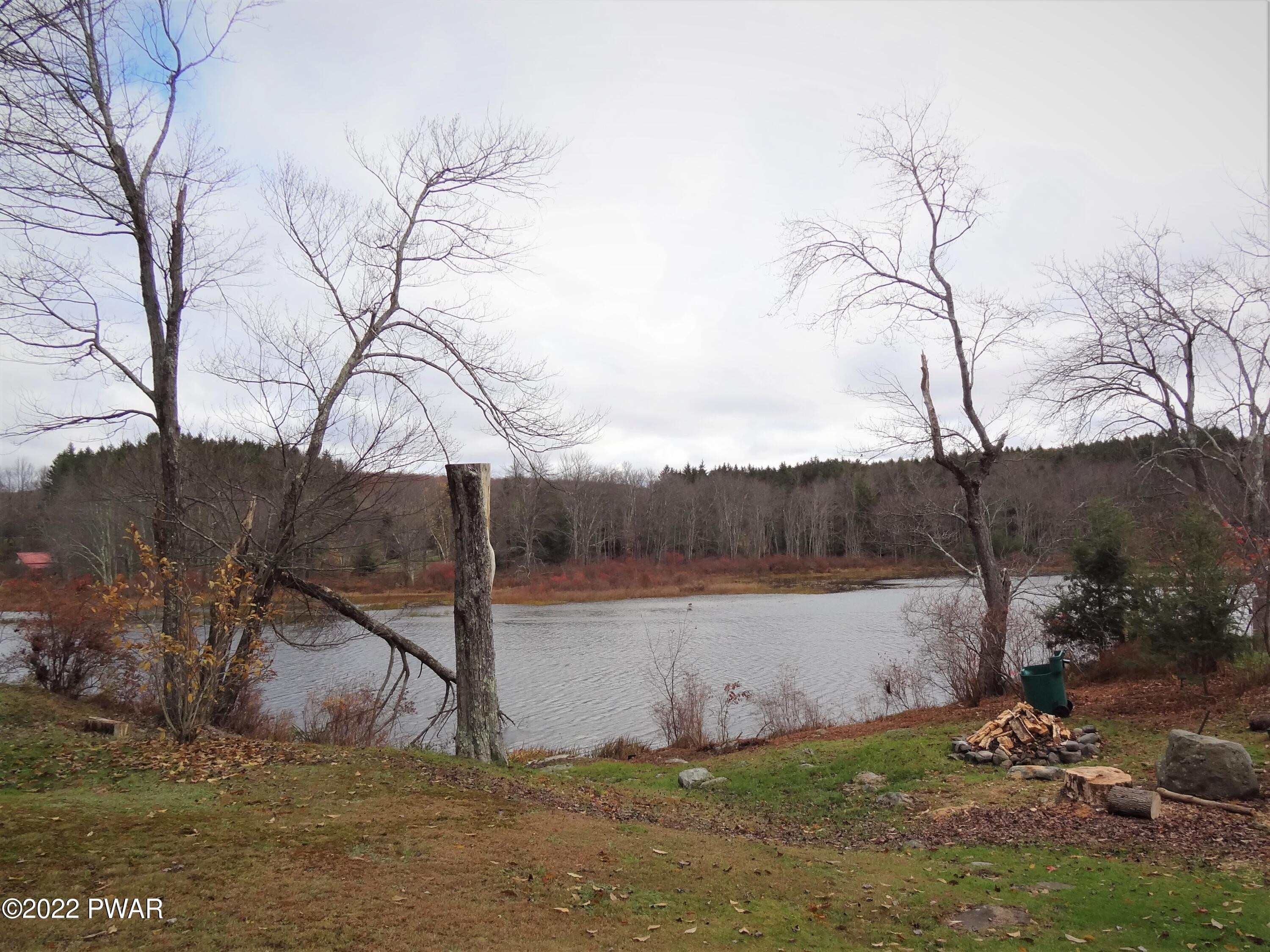 106 Wynooska Road Greentown, PA 18426 - Photo 5 of 45 DSC05544