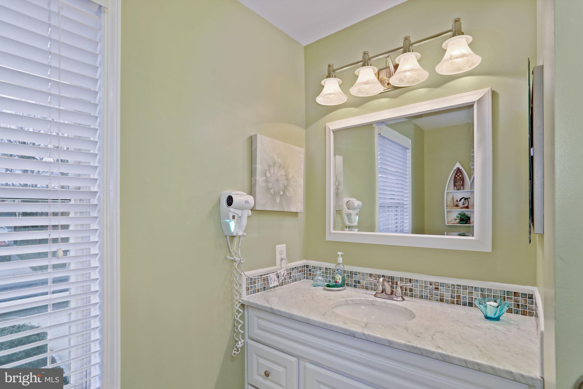 10 Vail Road Sicklerville, NJ 08081 - Photo 19 of 28 Full Bathroom 2, 2nd floor