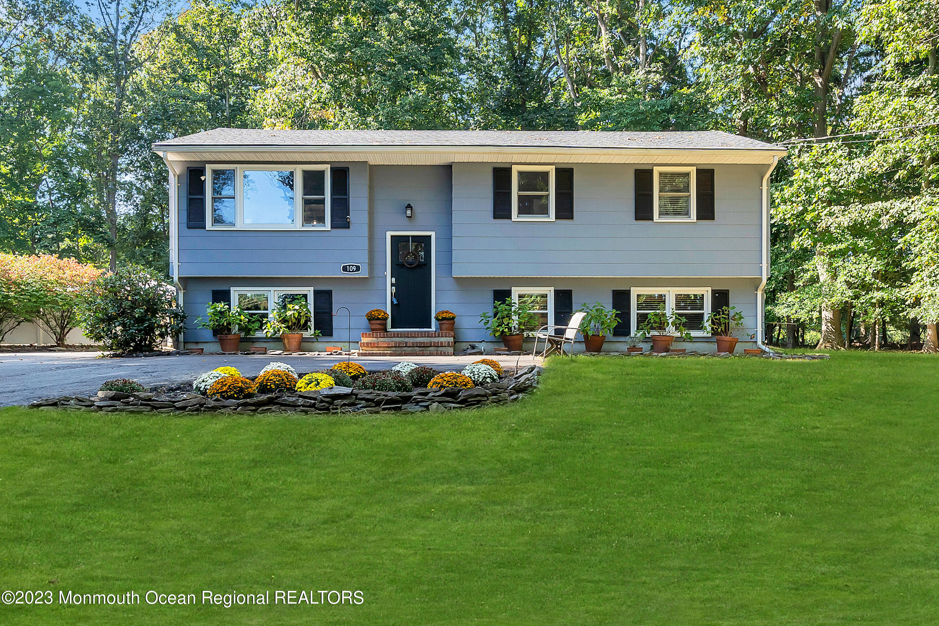 109 Thompson Grove Road Manalapan, NJ 07726 - Photo 1 of 30 001_dsc02422-1b