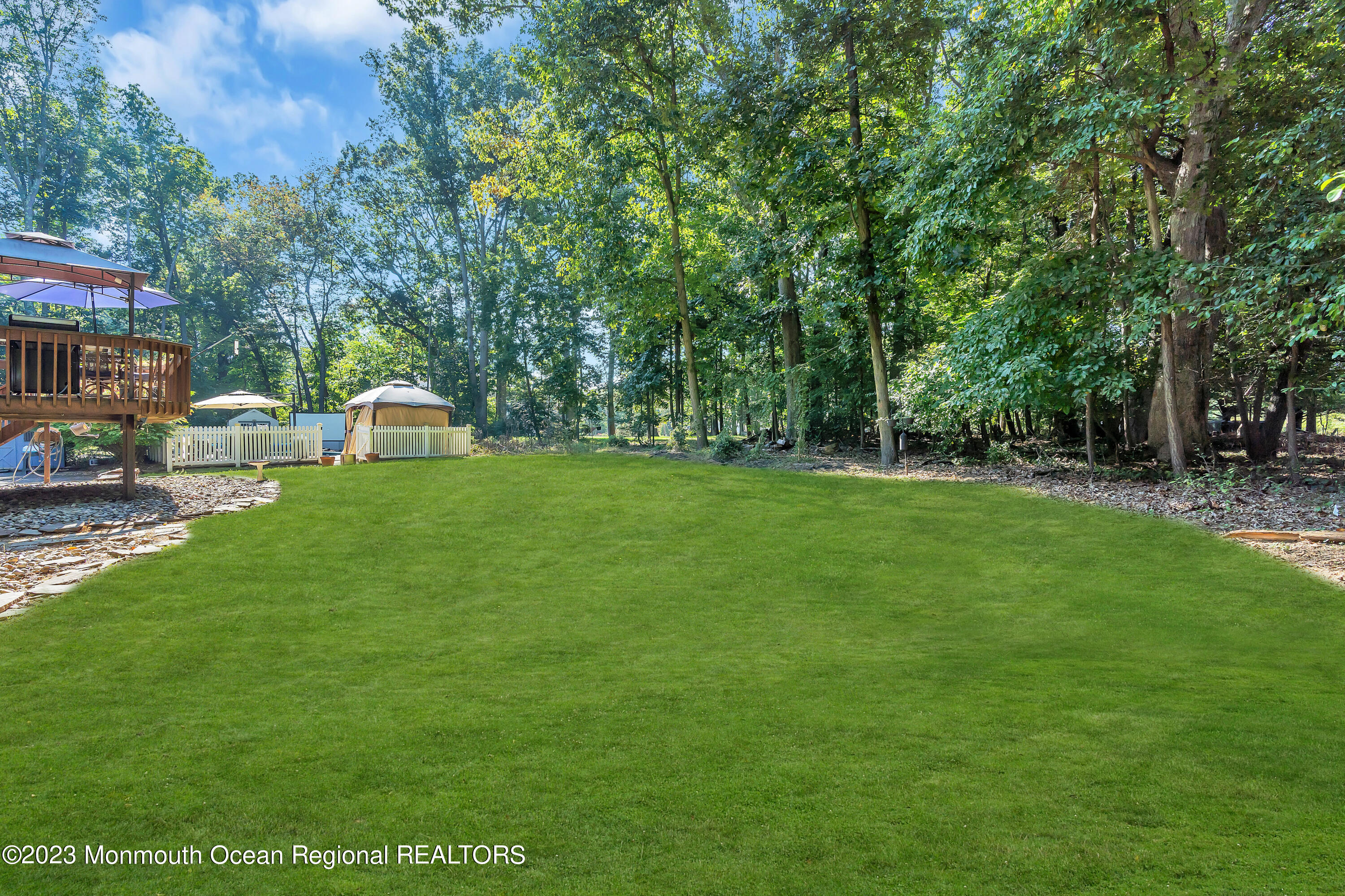 109 Thompson Grove Road Manalapan, NJ 07726 - Photo 28 of 30 040_dsc02382-1