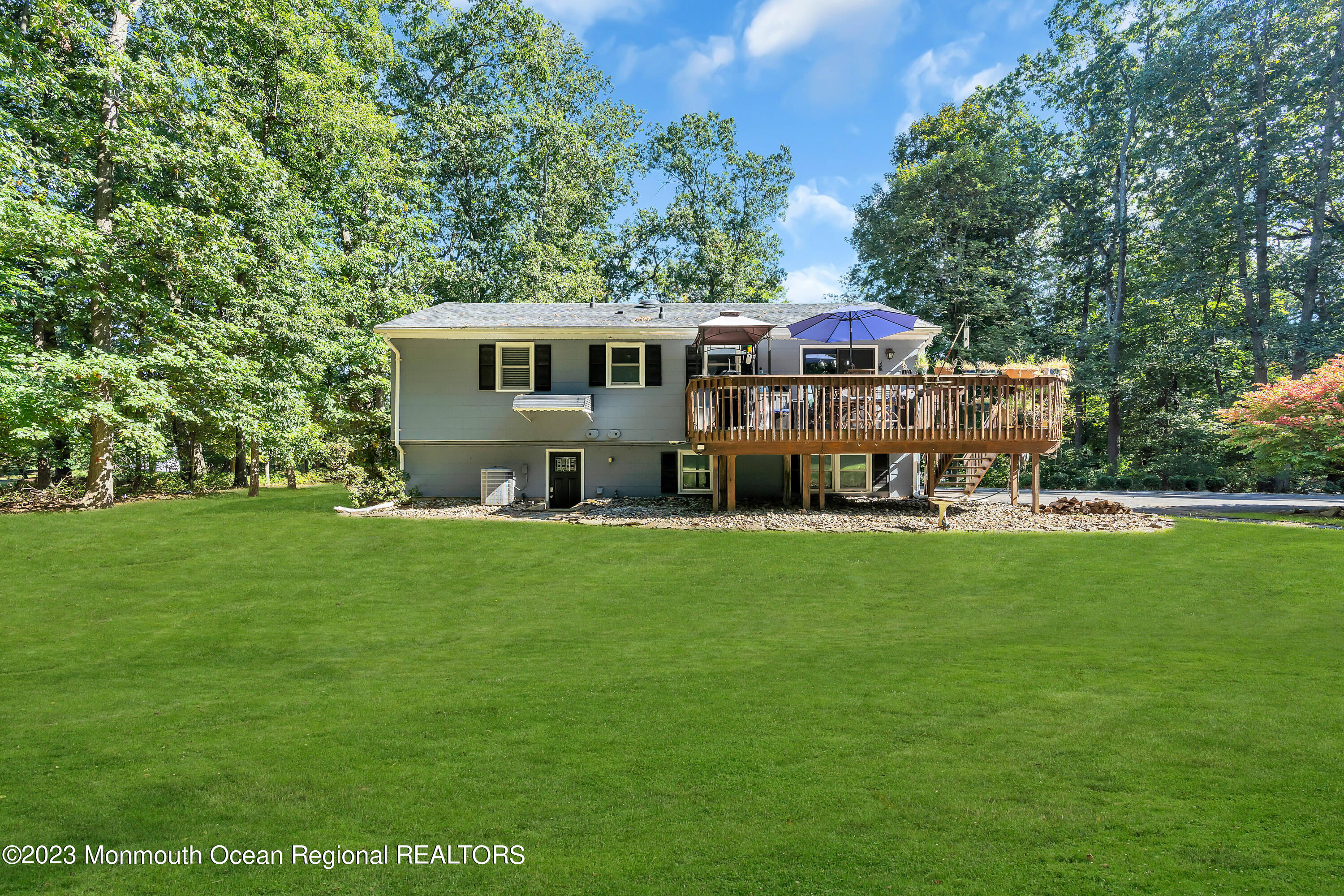 109 Thompson Grove Road Manalapan, NJ 07726 - Photo 29 of 30 041_dsc02387-1