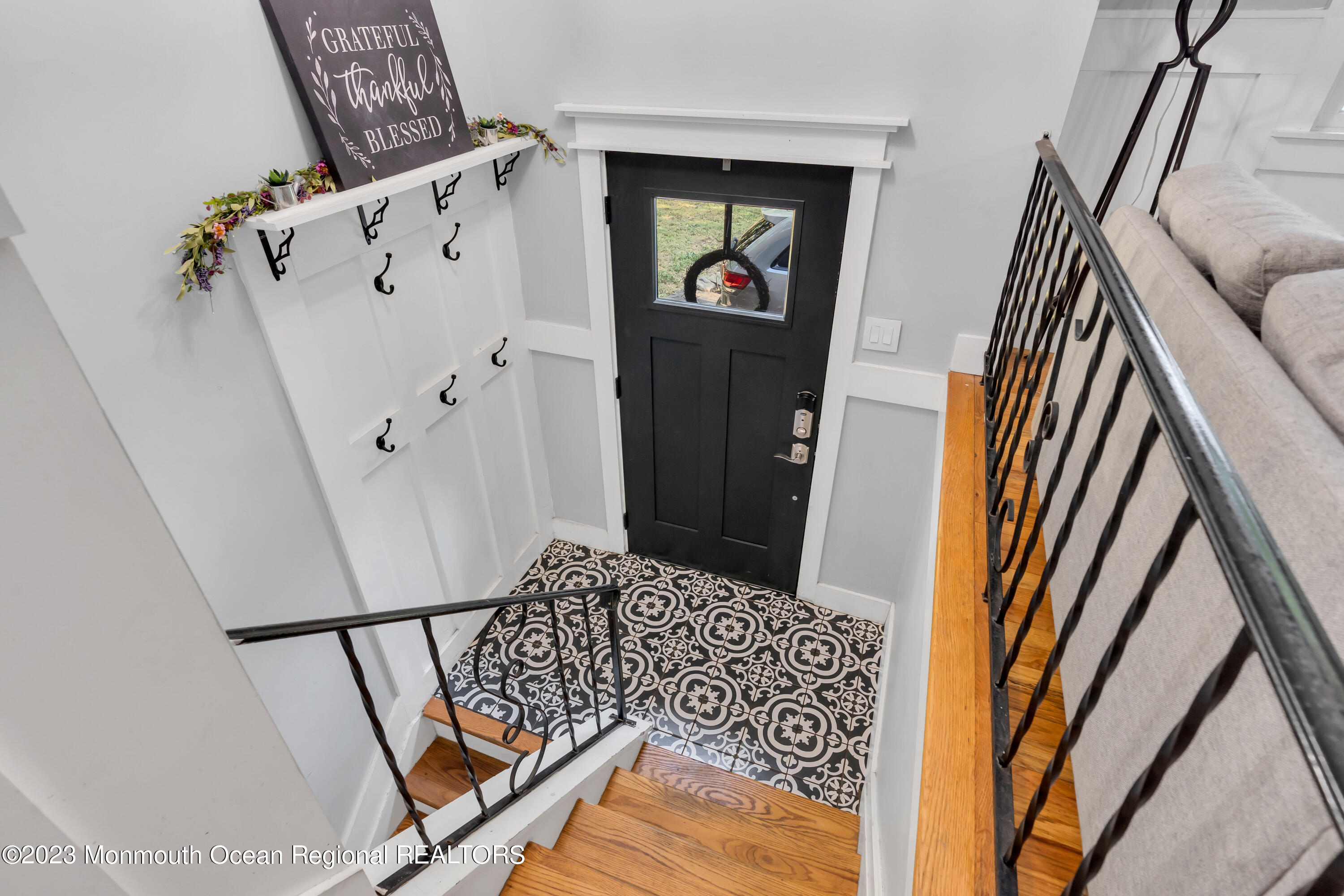 109 Thompson Grove Road Manalapan, NJ 07726 - Photo 6 of 30 008_dsc02295