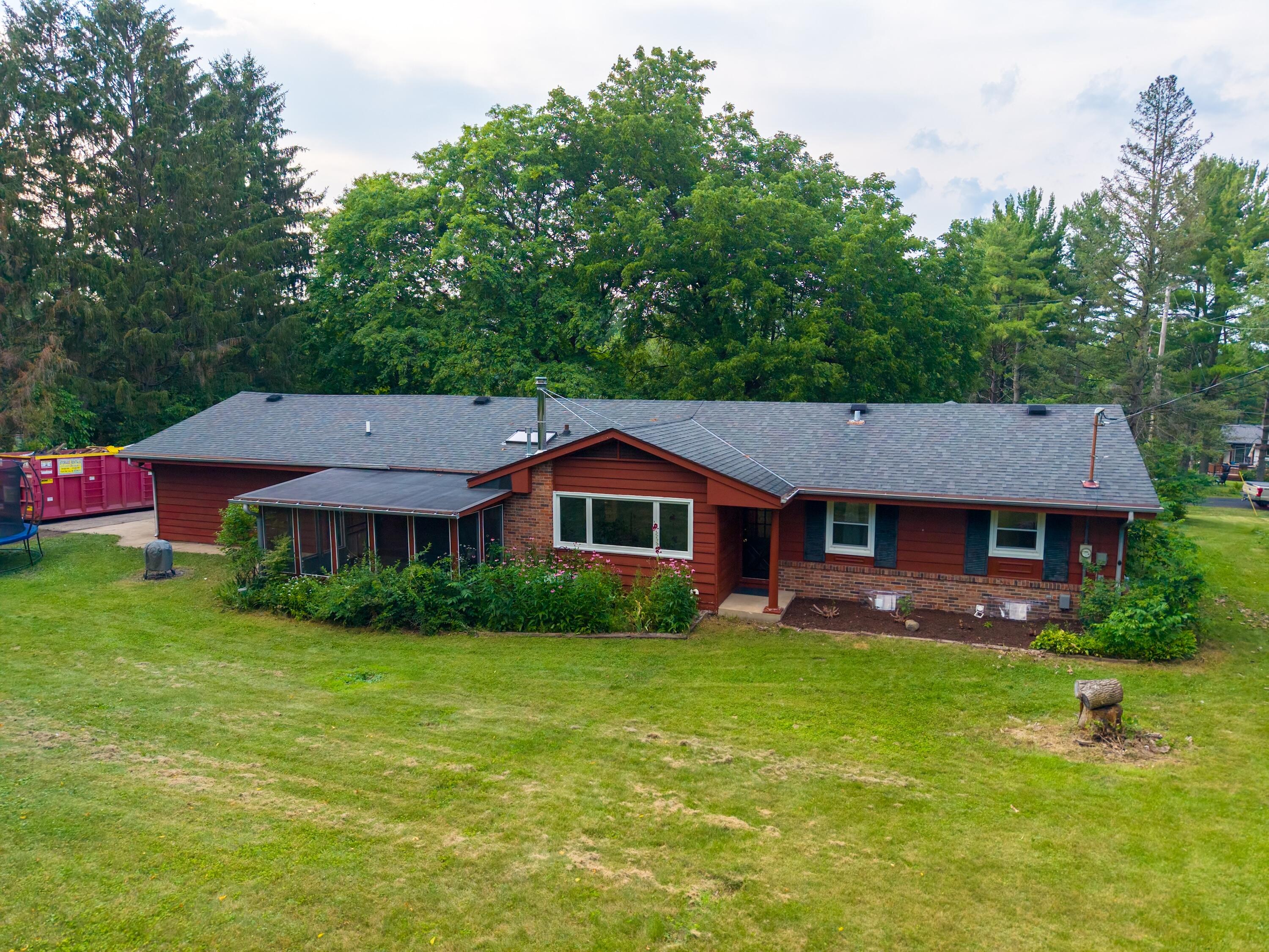 N8093 Lakeview Road Oconomowoc, WI 53066 - Photo 41 of 44 Back View