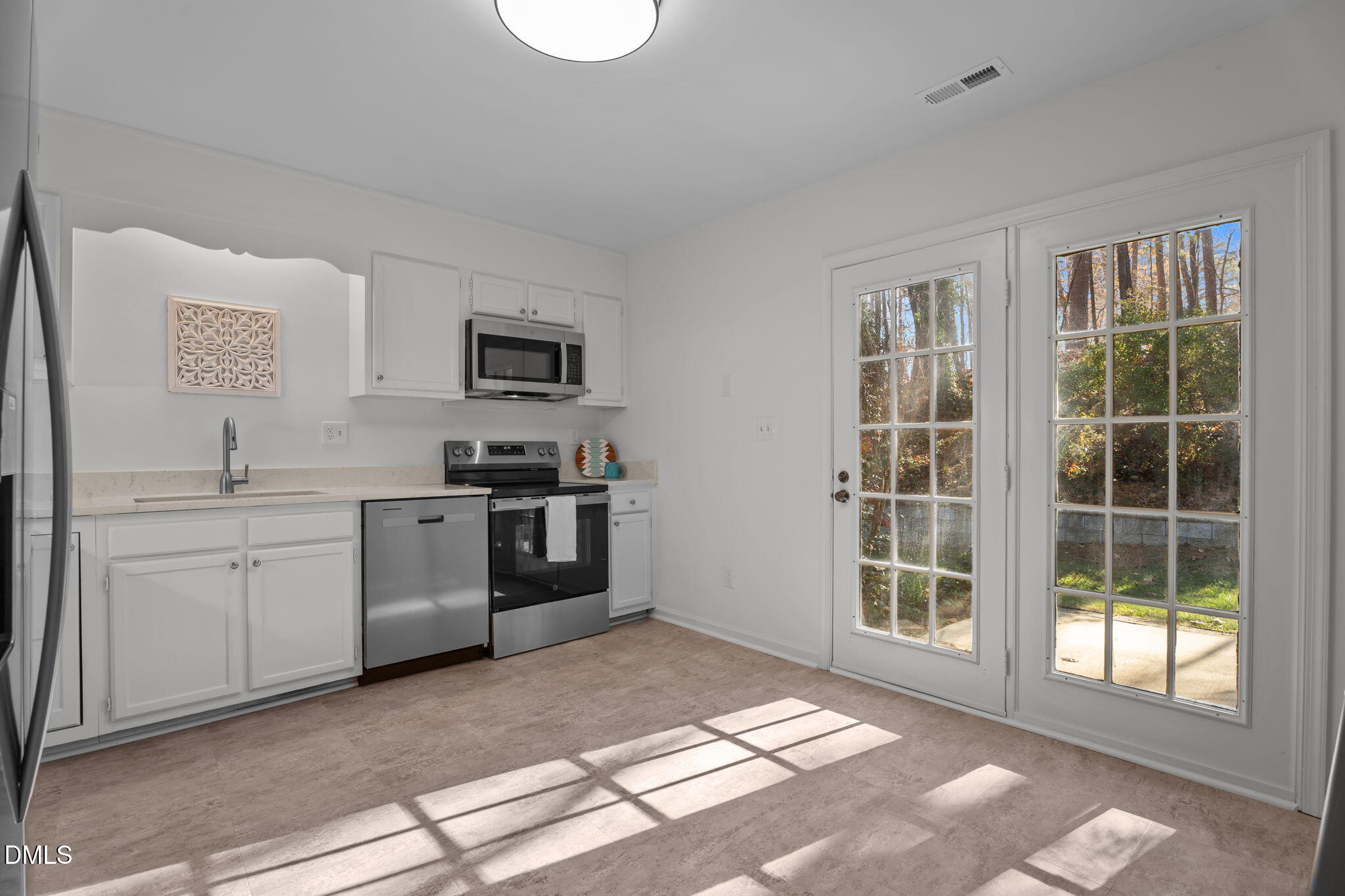 705 Tanglebrook Way Raleigh, NC 27615 - Photo 10 of 23 Kitchen