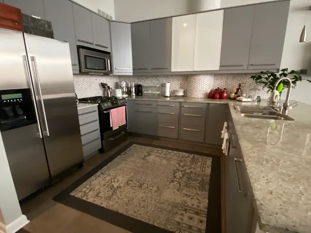 $4,200 | 2750 North Wayne Avenue, Unit M, Chicago, IL 60614