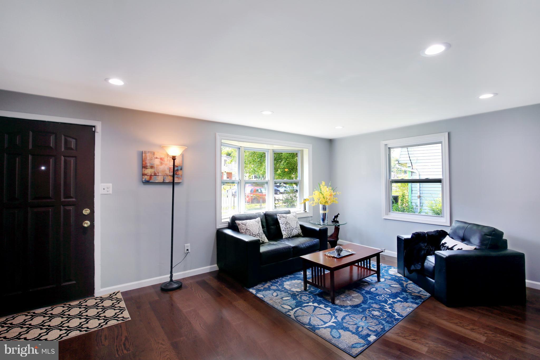 7708 Burnside Road Landover, MD 20785 - Photo 5 of 20 Living Room