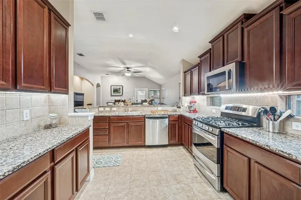 $348,000 | 412 Crossbill Lane, Little Elm, TX 75068