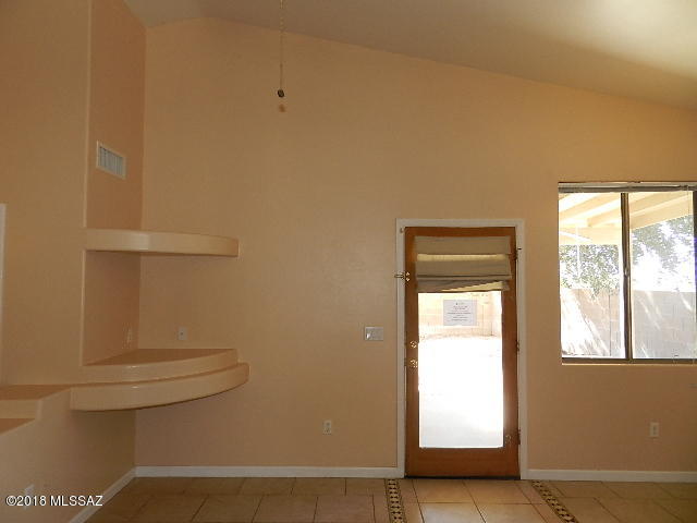 7716 South Lions Spring Way Tucson, AZ 85747 - Photo 9 of 25