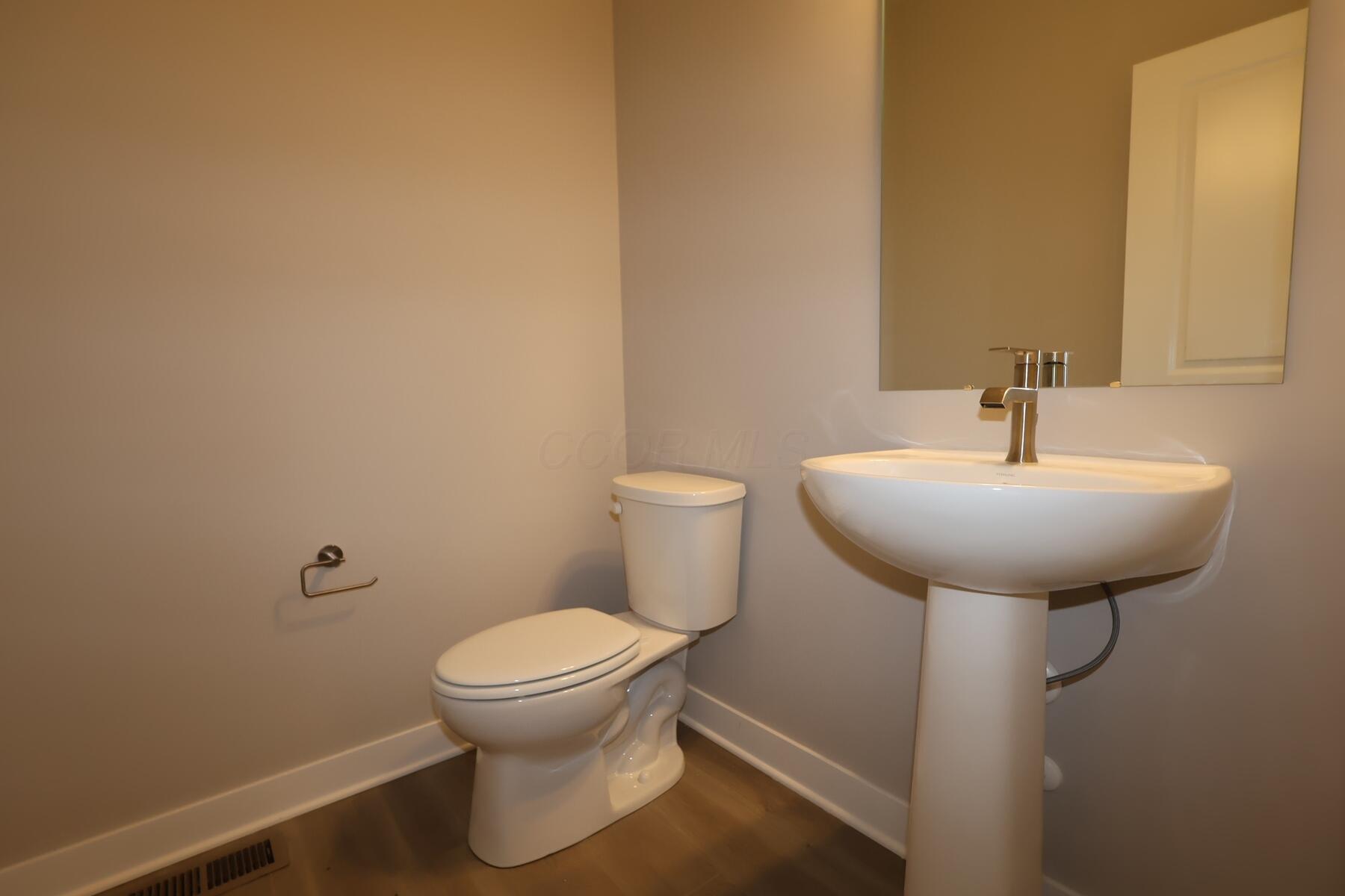 3058 Brian Way Delaware, OH 43015 - Photo 10 of 25 Powder Room