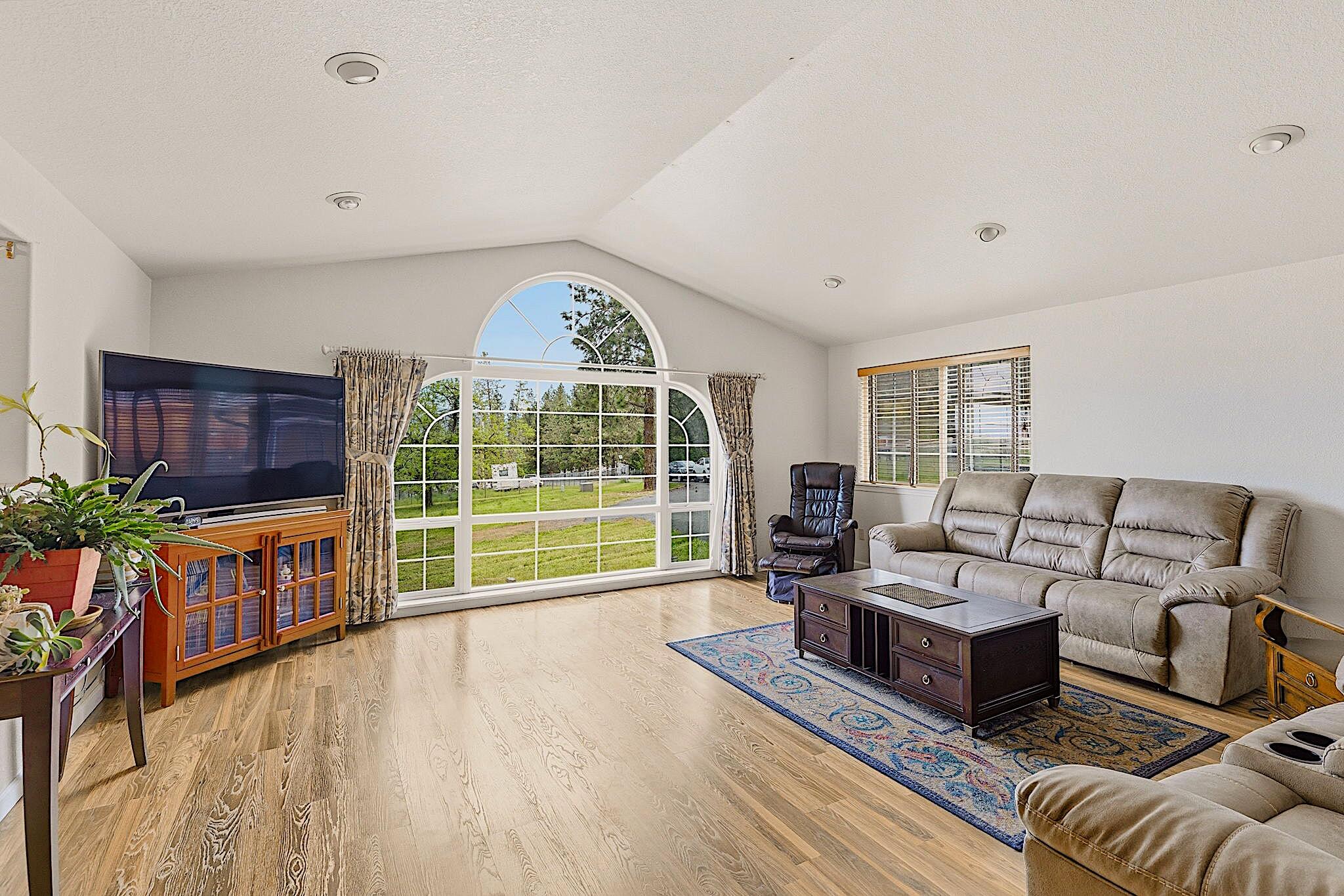 587 Summit Loop Grants Pass, OR 97527 - Photo 17 of 59 30-web-or-mls-587-summit-loop