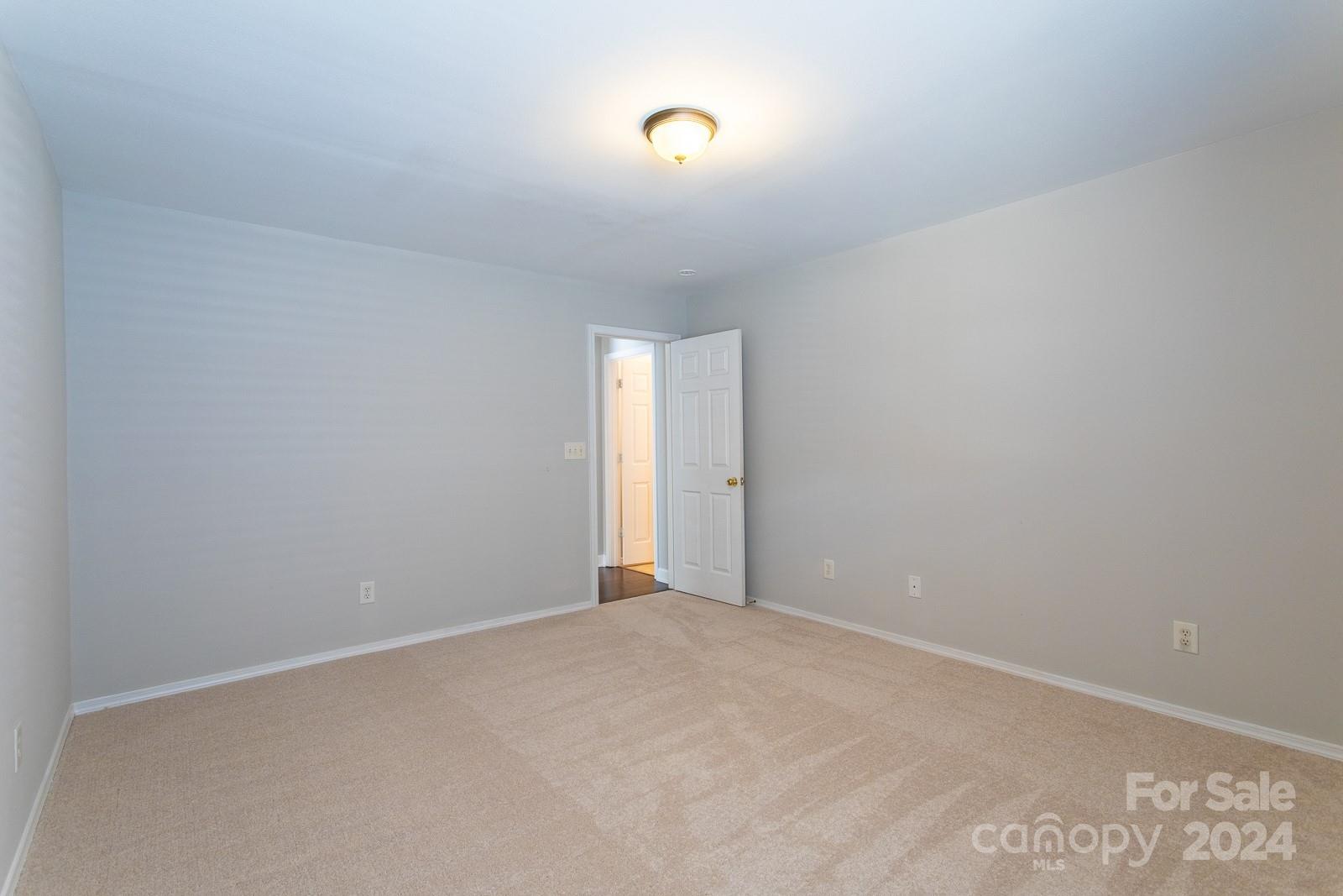 8731 Chalkstone Road Charlotte, NC 28216 - Photo 12 of 34