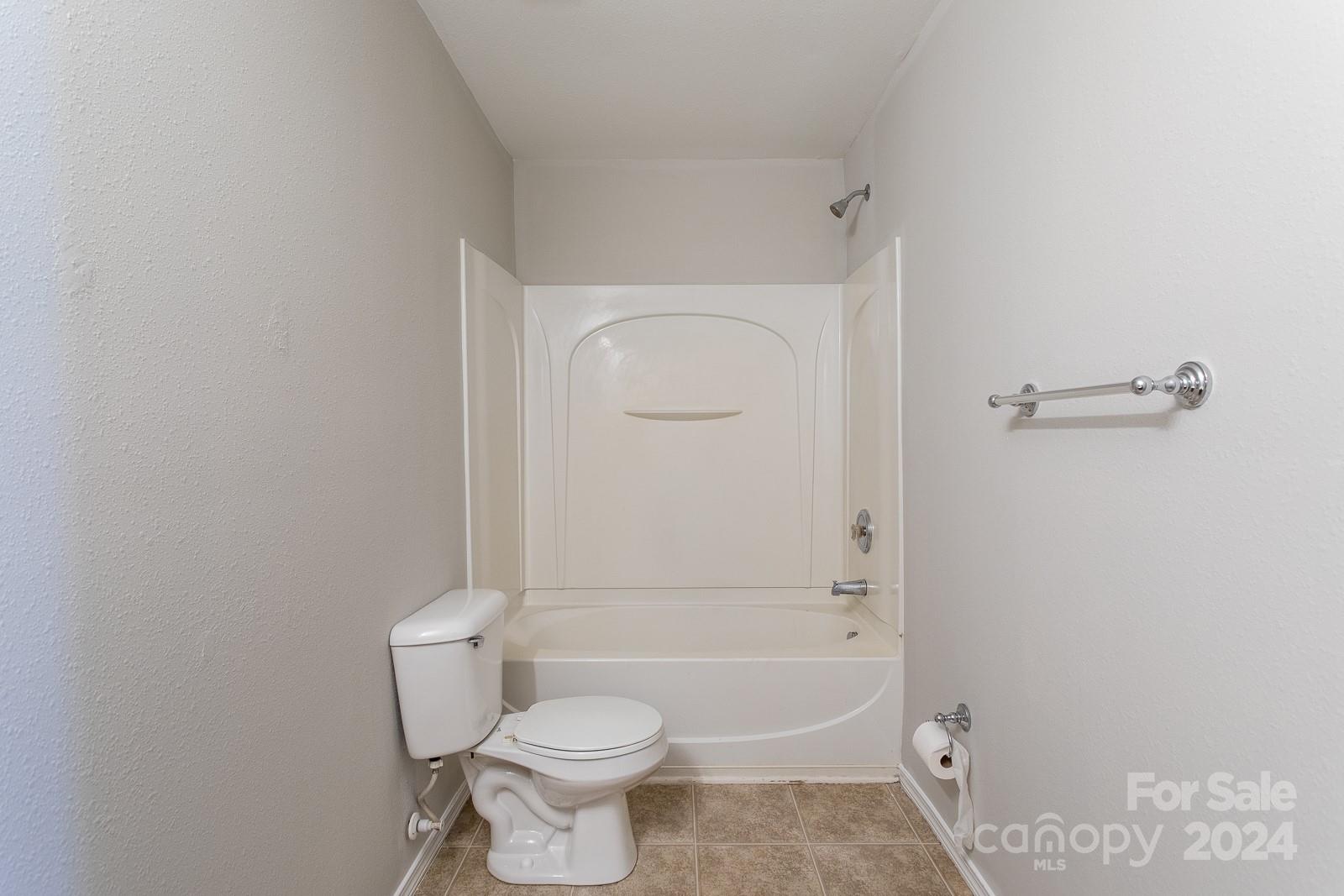 8731 Chalkstone Road Charlotte, NC 28216 - Photo 13 of 34