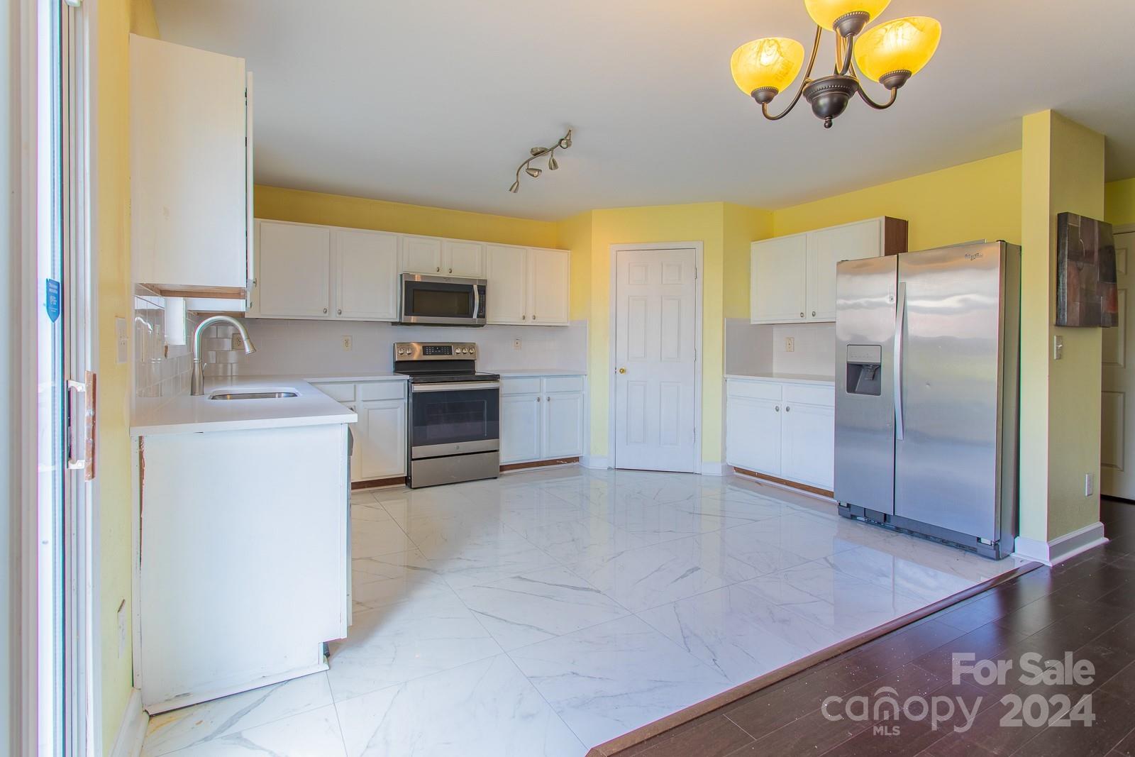 8731 Chalkstone Road Charlotte, NC 28216 - Photo 28 of 34