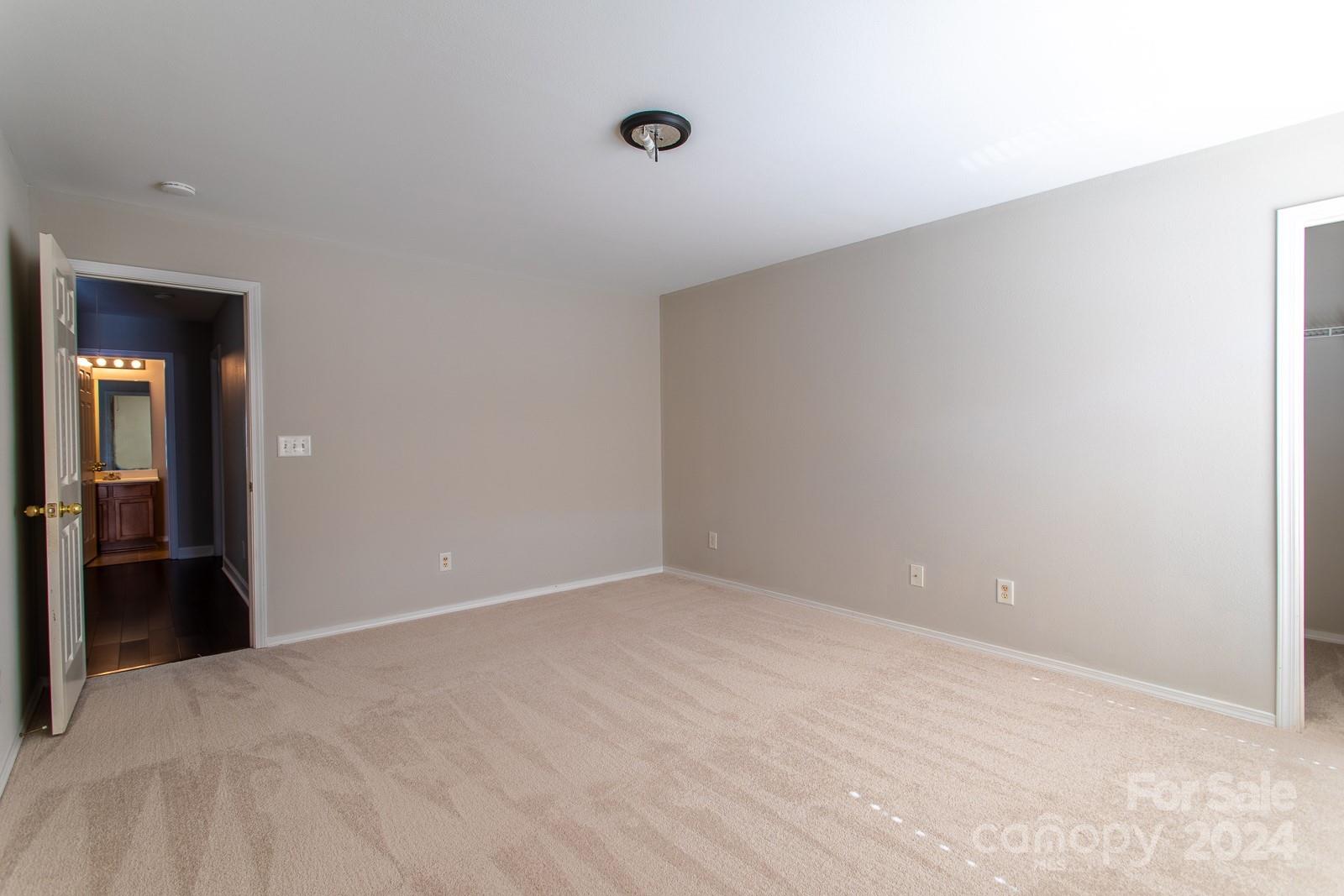 8731 Chalkstone Road Charlotte, NC 28216 - Photo 10 of 34