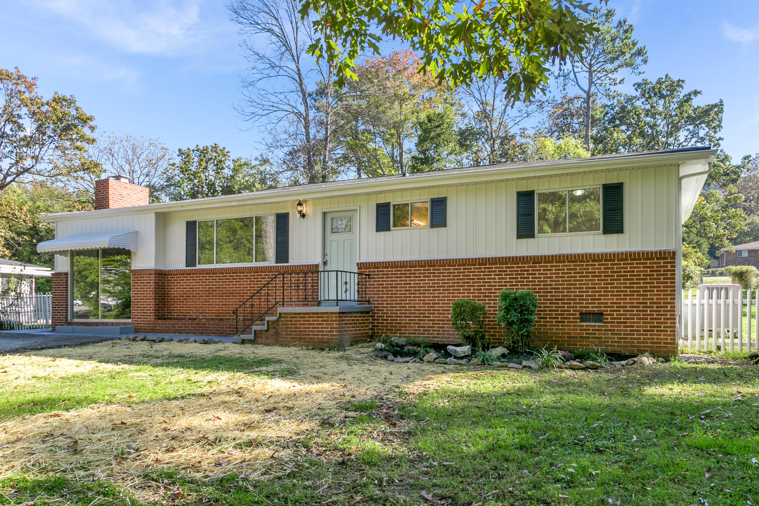 7644 Dewayne Road Chattanooga, TN 37416 - Photo 1 of 28 Front - Main