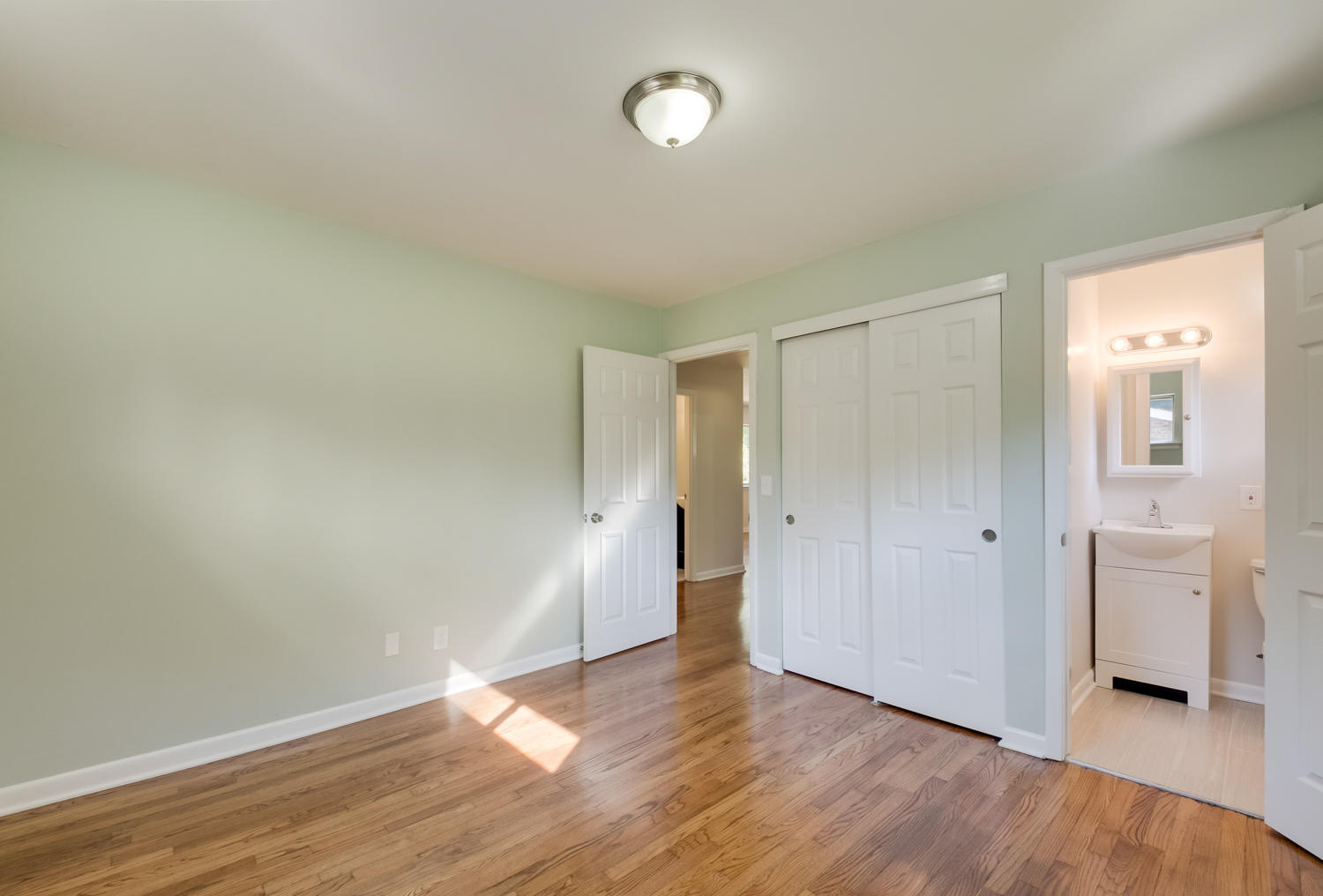 7644 Dewayne Road Chattanooga, TN 37416 - Photo 19 of 28 Master Bedroom and Bath