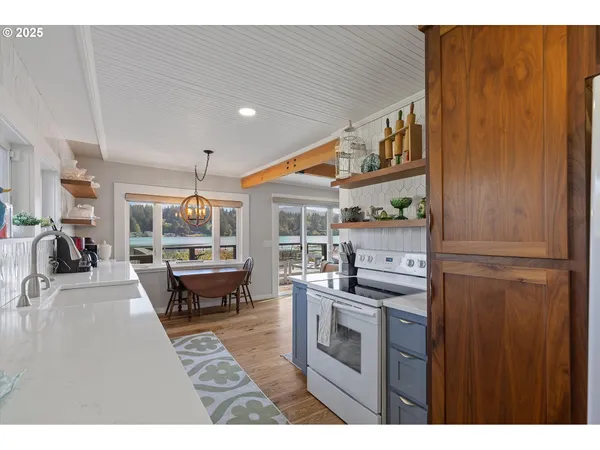 $695,000 | 4692 Northeast I Avenue, Neotsu, OR 97364