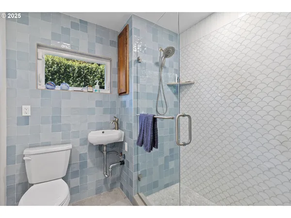 $695,000 | 4692 Northeast I Avenue, Neotsu, OR 97364