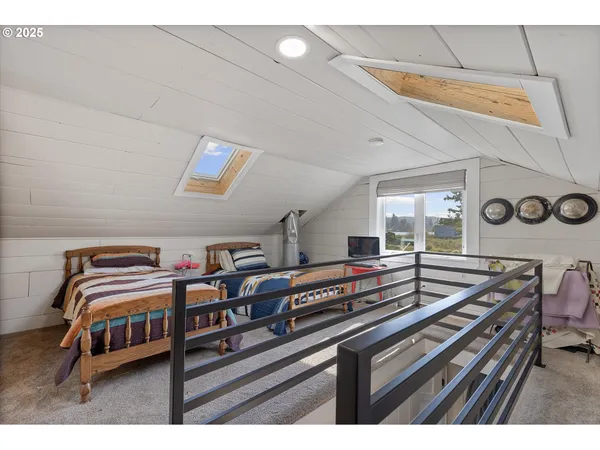 $695,000 | 4692 Northeast I Avenue, Neotsu, OR 97364