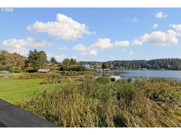 $695,000 | 4692 Northeast I Avenue, Neotsu, OR 97364