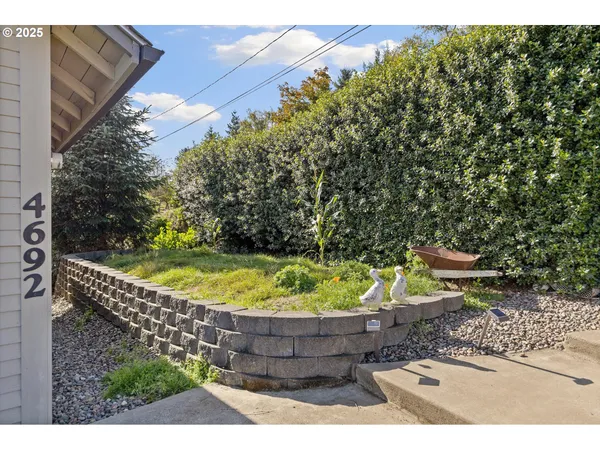 $695,000 | 4692 Northeast I Avenue, Neotsu, OR 97364