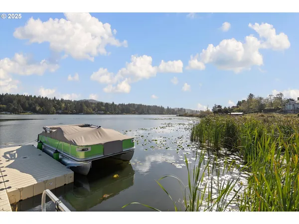 $695,000 | 4692 Northeast I Avenue, Neotsu, OR 97364