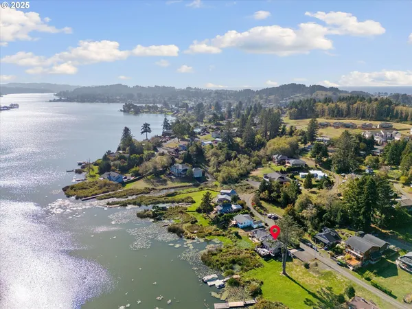 $695,000 | 4692 Northeast I Avenue, Neotsu, OR 97364