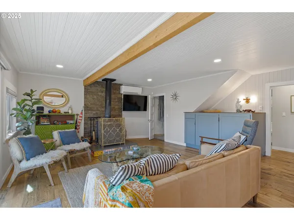 $695,000 | 4692 Northeast I Avenue, Neotsu, OR 97364