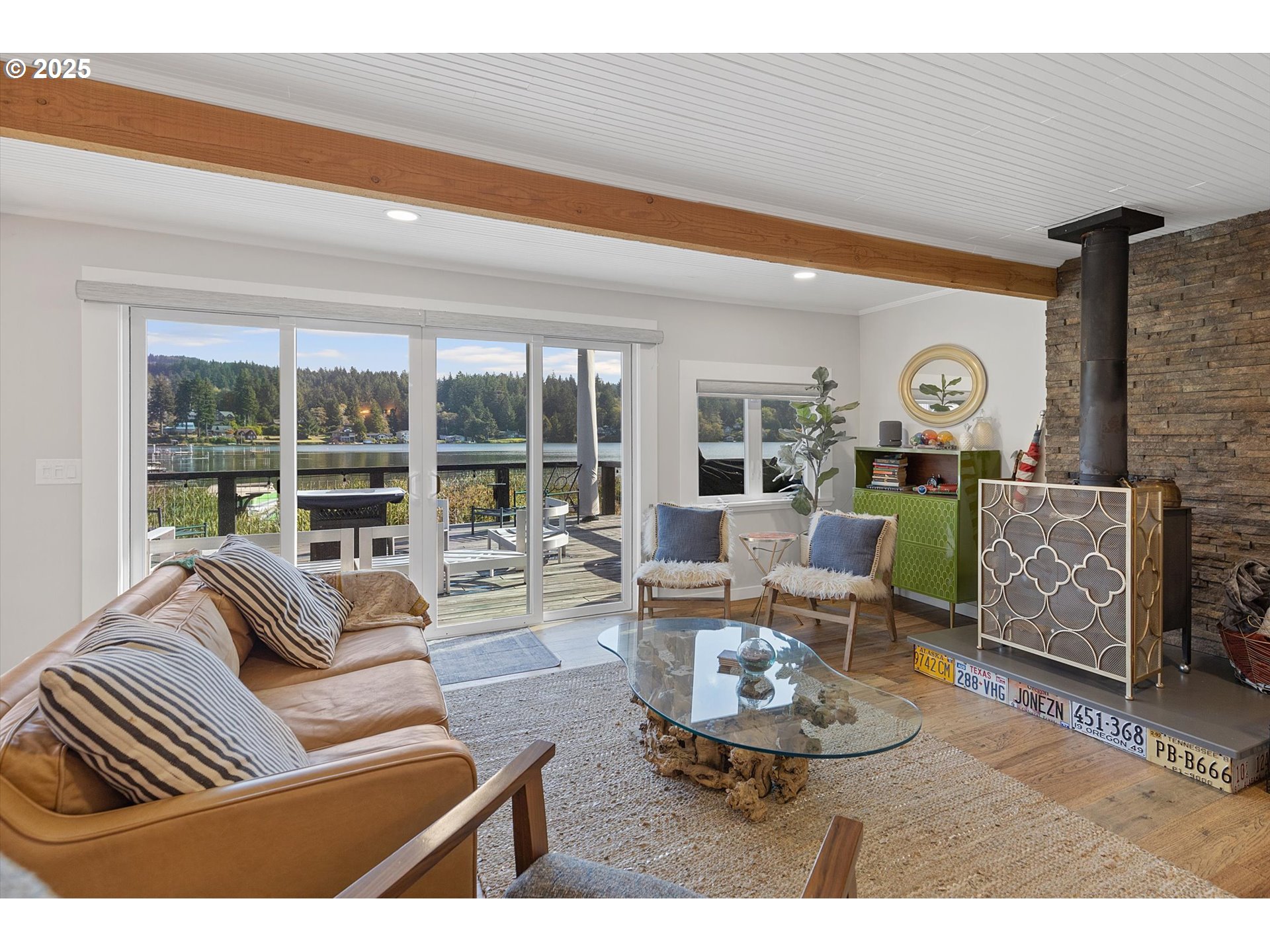 4692 Northeast I Avenue Neotsu, OR 97364 - Photo 7 of 41 a living room with furniture and wooden floor