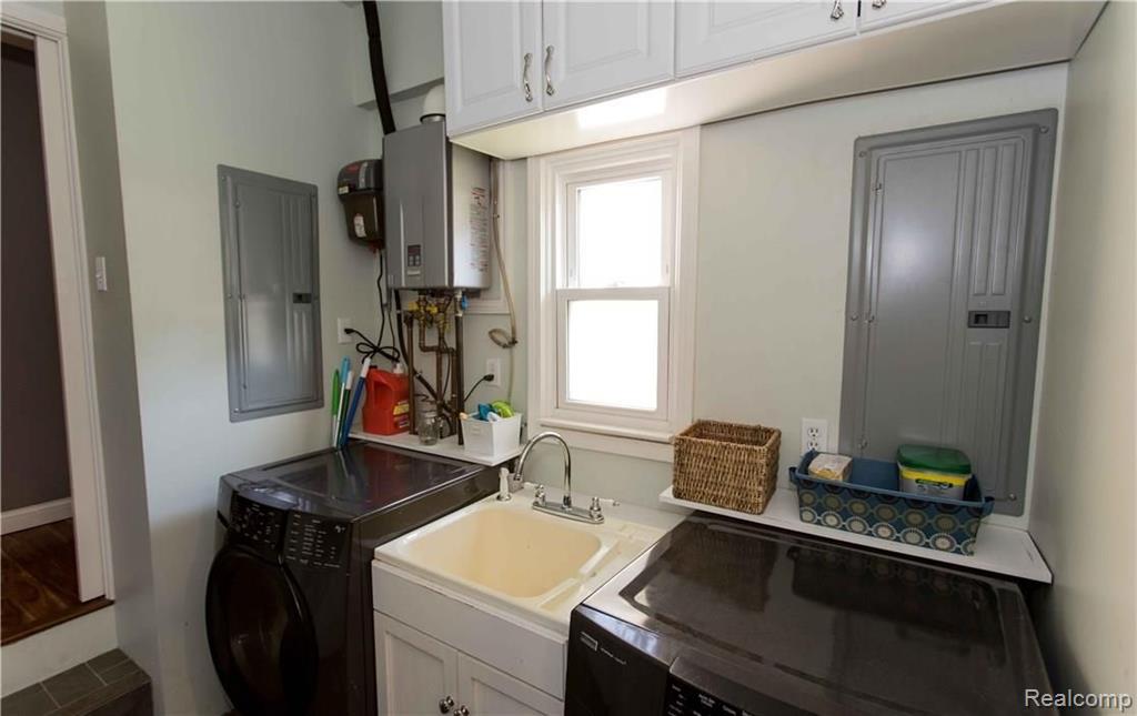 32641 Kelly Road Fraser, MI 48026 - Photo 27 of 31