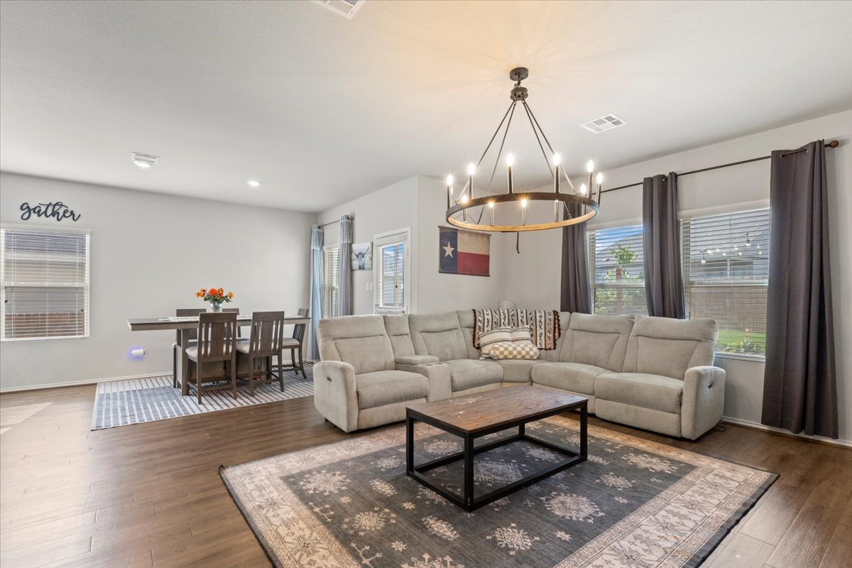104 Cressida Cove Jarrell, TX 76537 - Photo 11 of 32