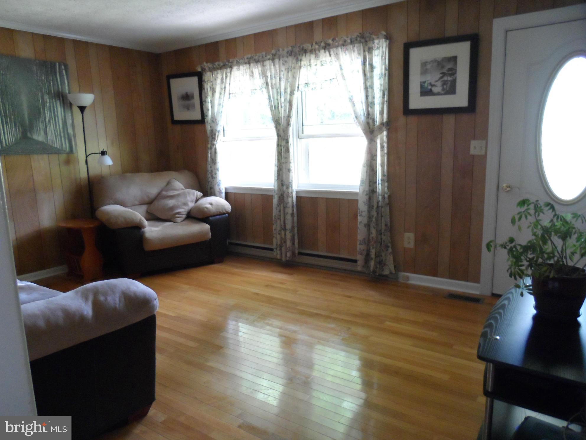 7426 Autumn Road Rapidan, VA 22733 - Photo 14 of 22 Living Room