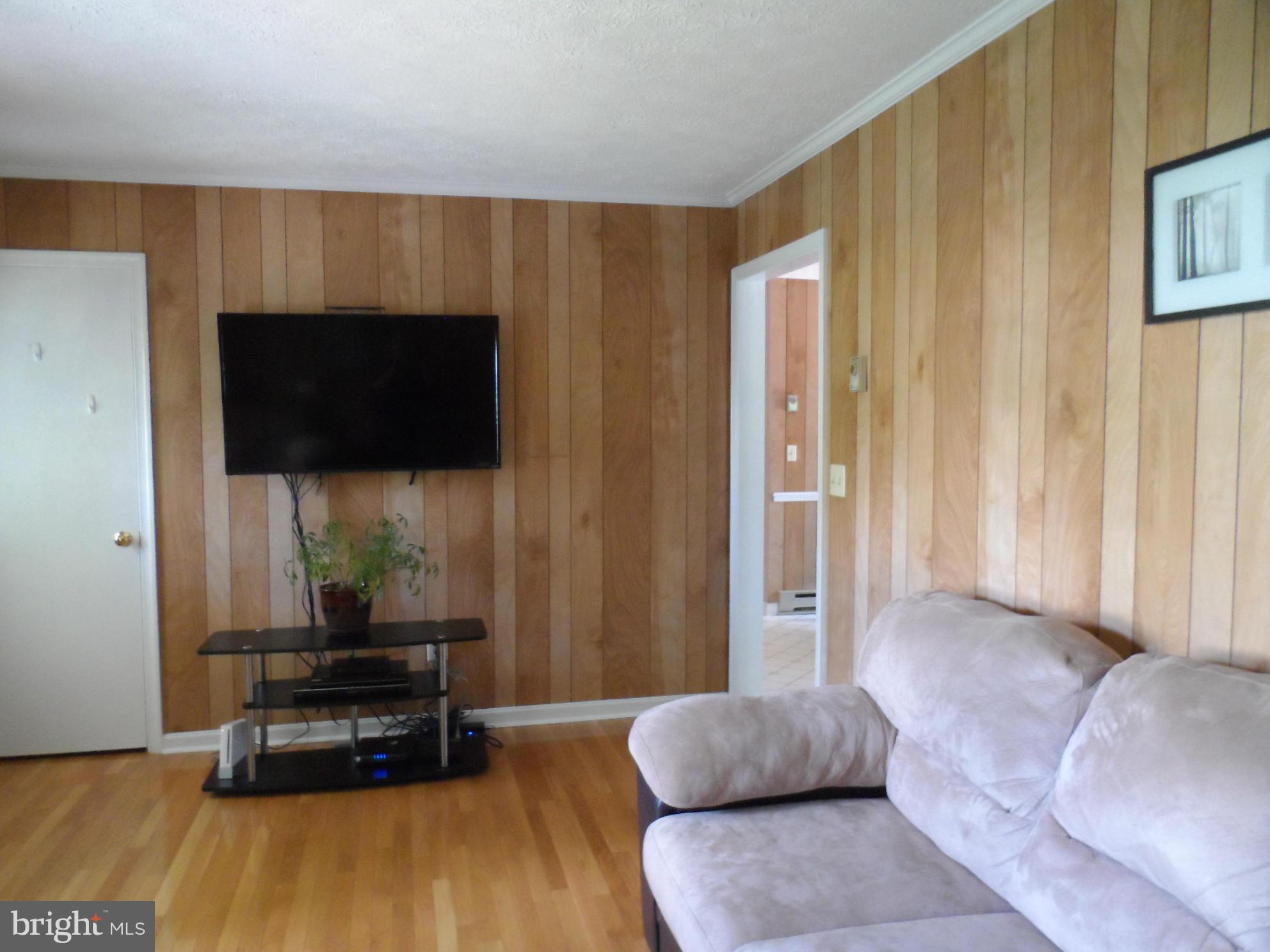 7426 Autumn Road Rapidan, VA 22733 - Photo 15 of 22 Living Room