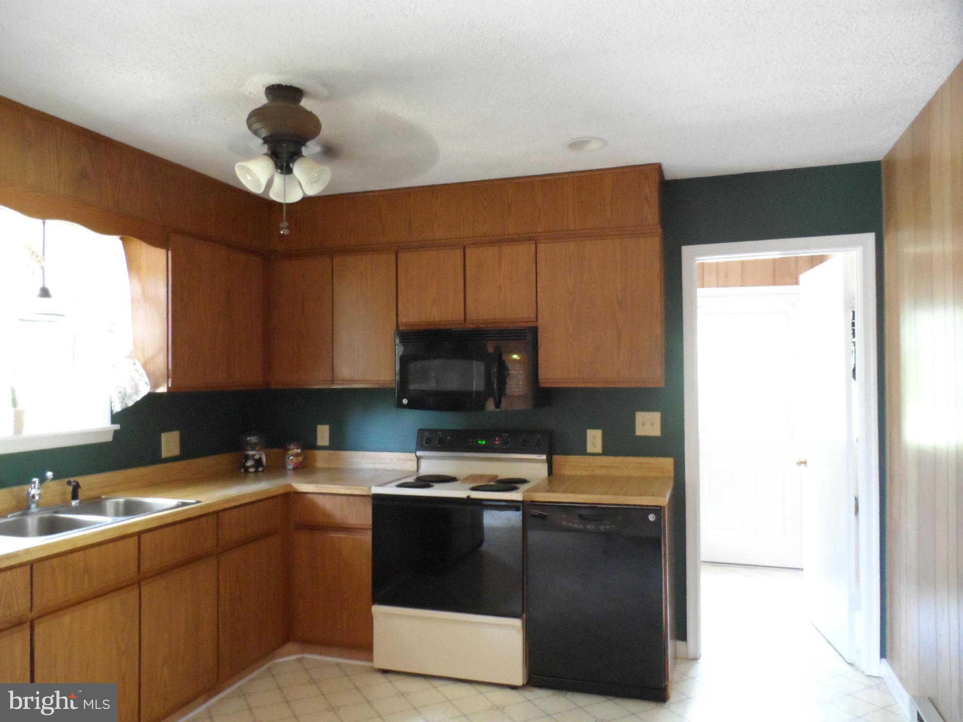 7426 Autumn Road Rapidan, VA 22733 - Photo 8 of 22 Kitchen