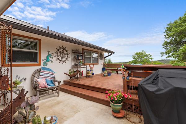 128 Ridge Grove Road Kerrville, TX 78028 - Photo 21 of 31 Back Deck