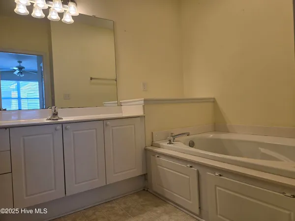 $1,450 | 700 Indica Court, Unit 302, Wilmington, NC 28405