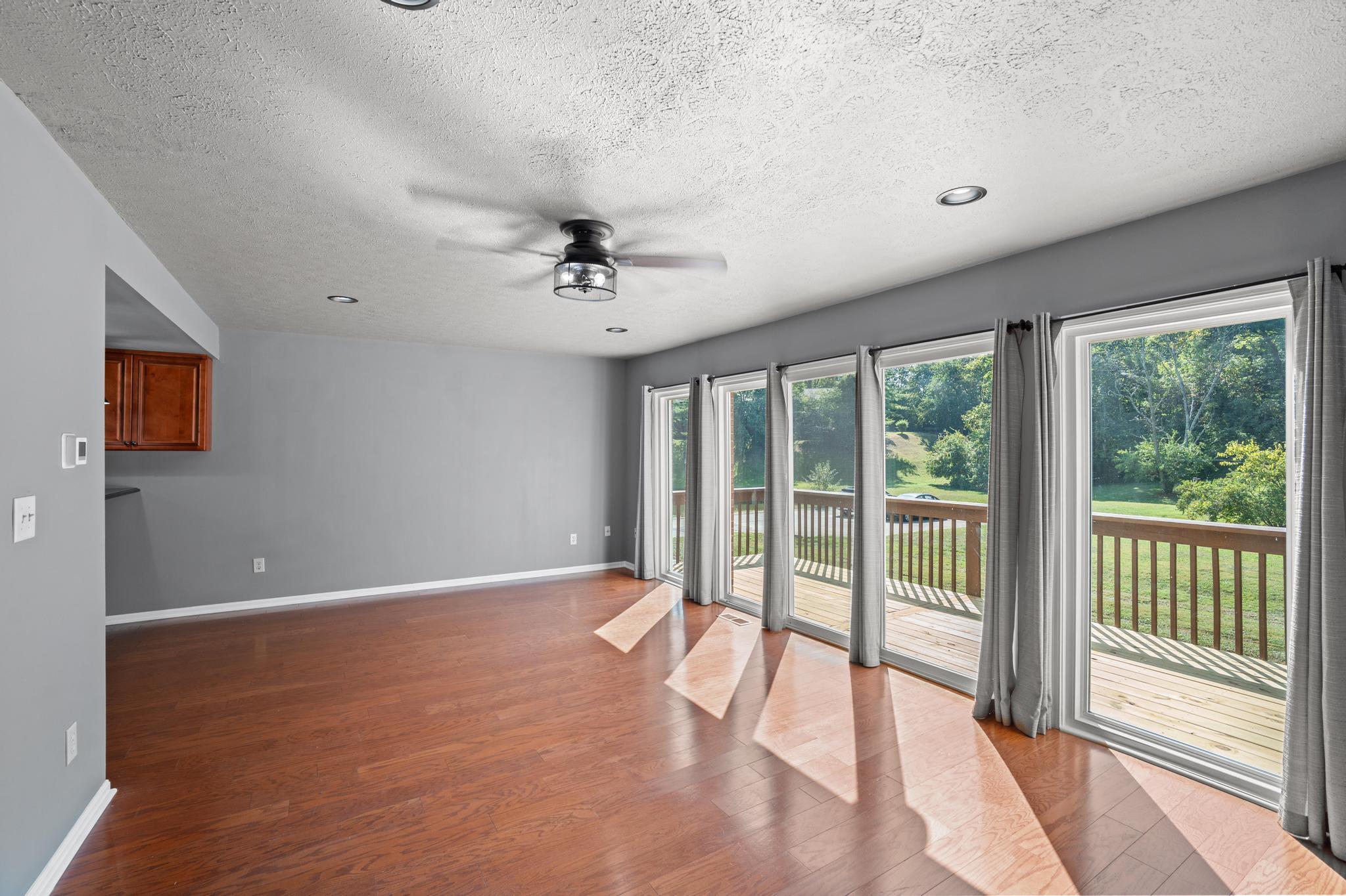 402 Downing Street Cold Spring, KY 41076 - Photo 3 of 30 Living Room