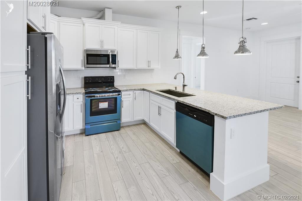 665 Southwest Cleveland Avenue Stuart, FL 34994 - Photo 14 of 77 Gallery Image 14
