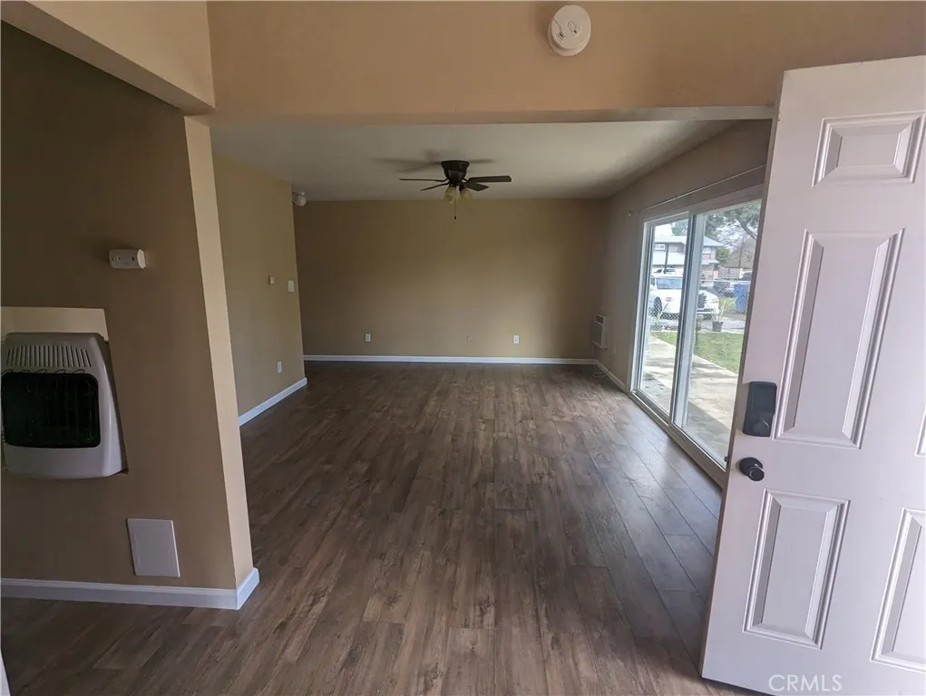 9330 Saffron Court Riverside, CA 92503 - Photo 12 of 21 9332 living room