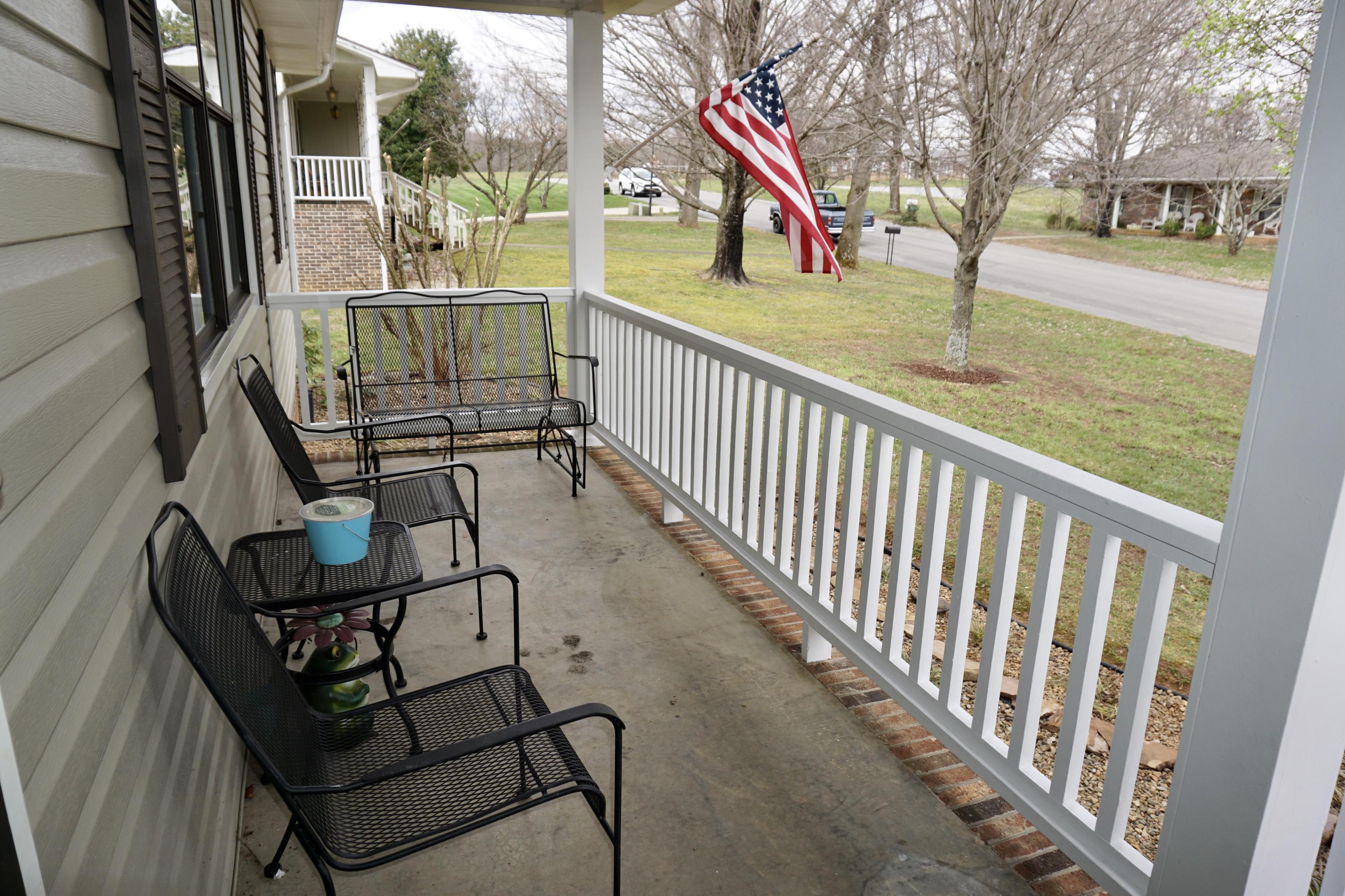 58 Pinewood Circle Greeneville, TN 37745 - Photo 3 of 31 DSC00622