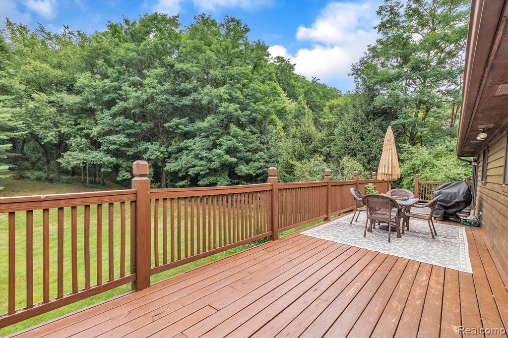 1744 Peavy Road Howell, MI 48843 - Photo 27 of 34