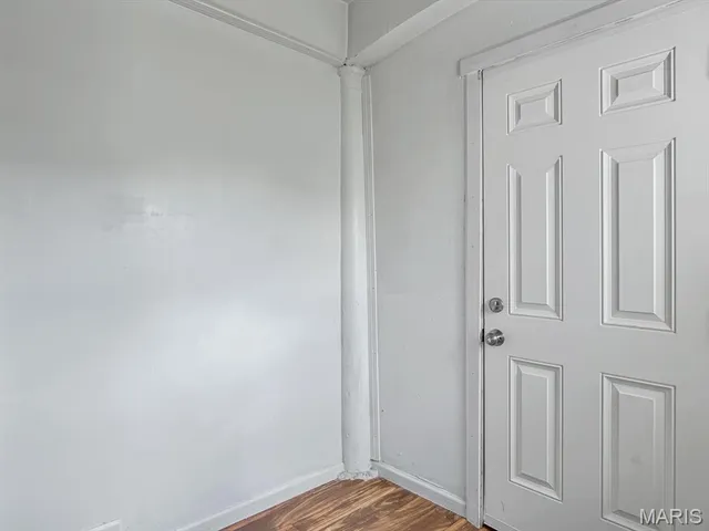 $895 | 5611 Hallows Avenue, East St. Louis, IL 62204