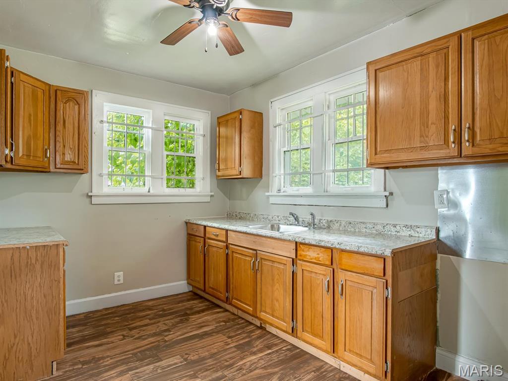 5611 Hallows Avenue East St. Louis, IL 62204 - Photo 6 of 7