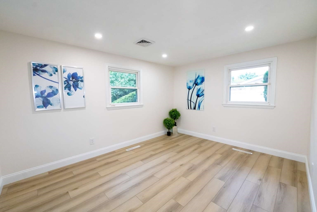 14 Waterhouse Road Stoneham, MA 02180 - Photo 15 of 20 Gallery Image 15