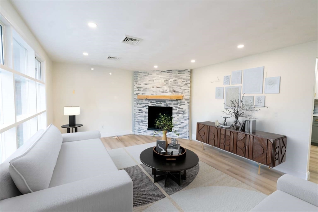 14 Waterhouse Road Stoneham, MA 02180 - Photo 4 of 20 Gallery Image 4