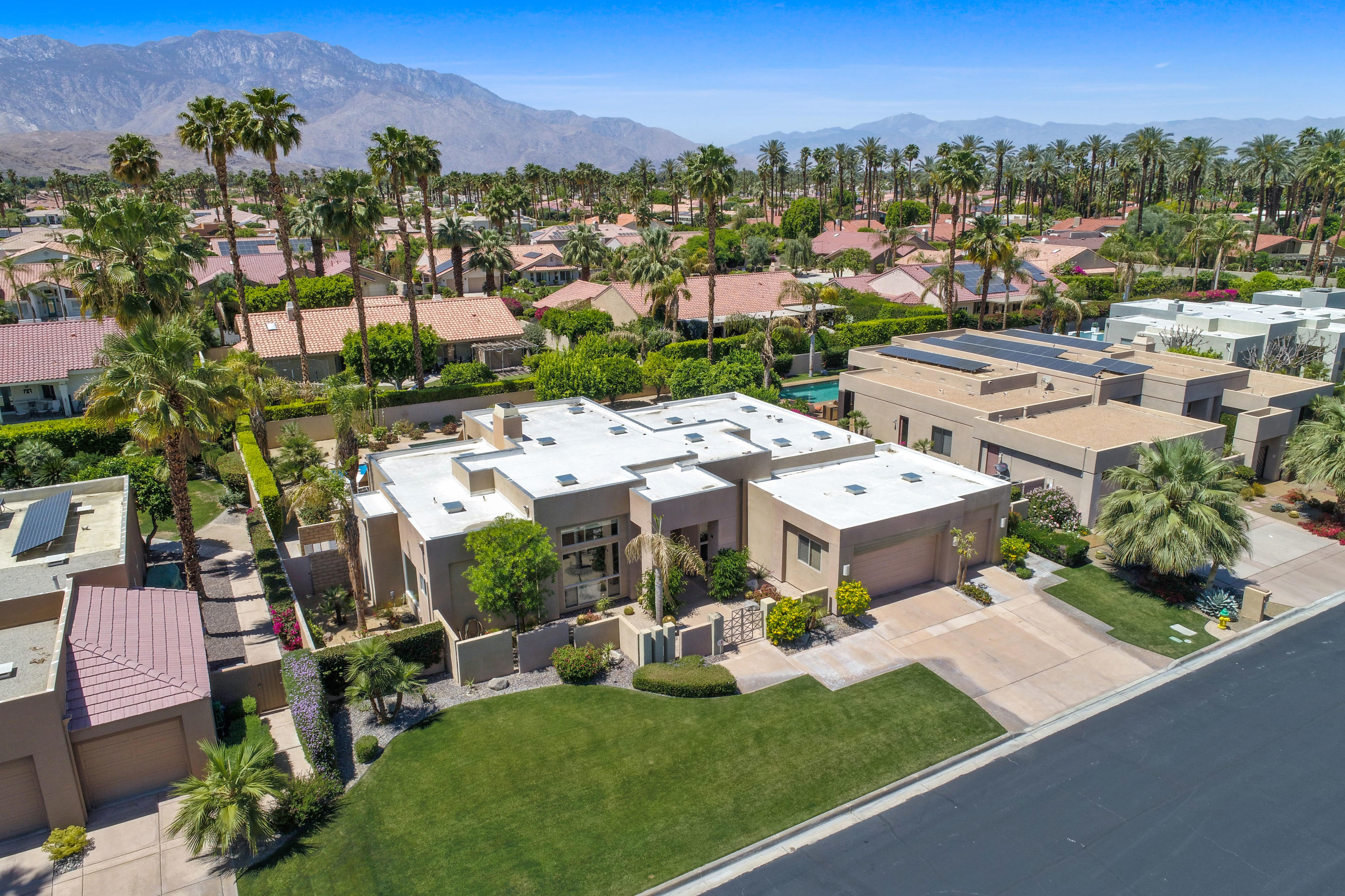 3 Silver Circle Rancho Mirage, CA 92270 - Photo 3 of 34 a picture of a city with lots of residential buildings