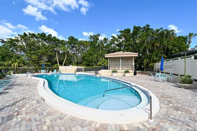 $8,000 | 2369 Harbour Oaks Drive, Longboat Key, FL 34228